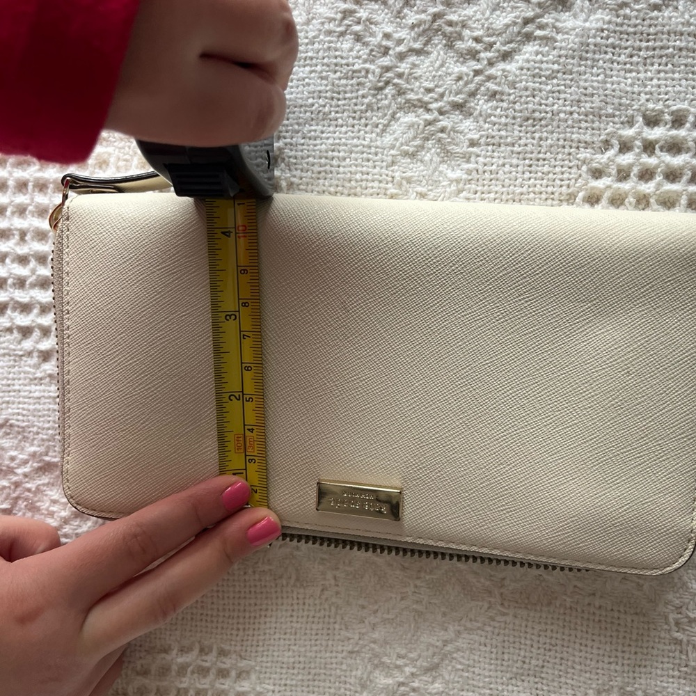 Kate Spade Wallet ♠️ - Picture 9 of 10